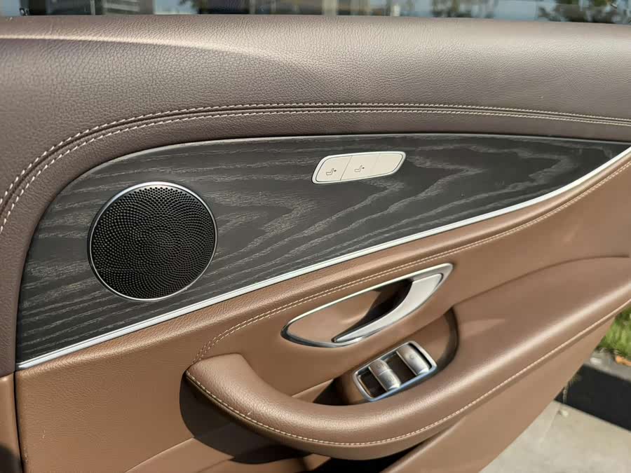 Mercedes-Benz E-Class 2023, фото 13