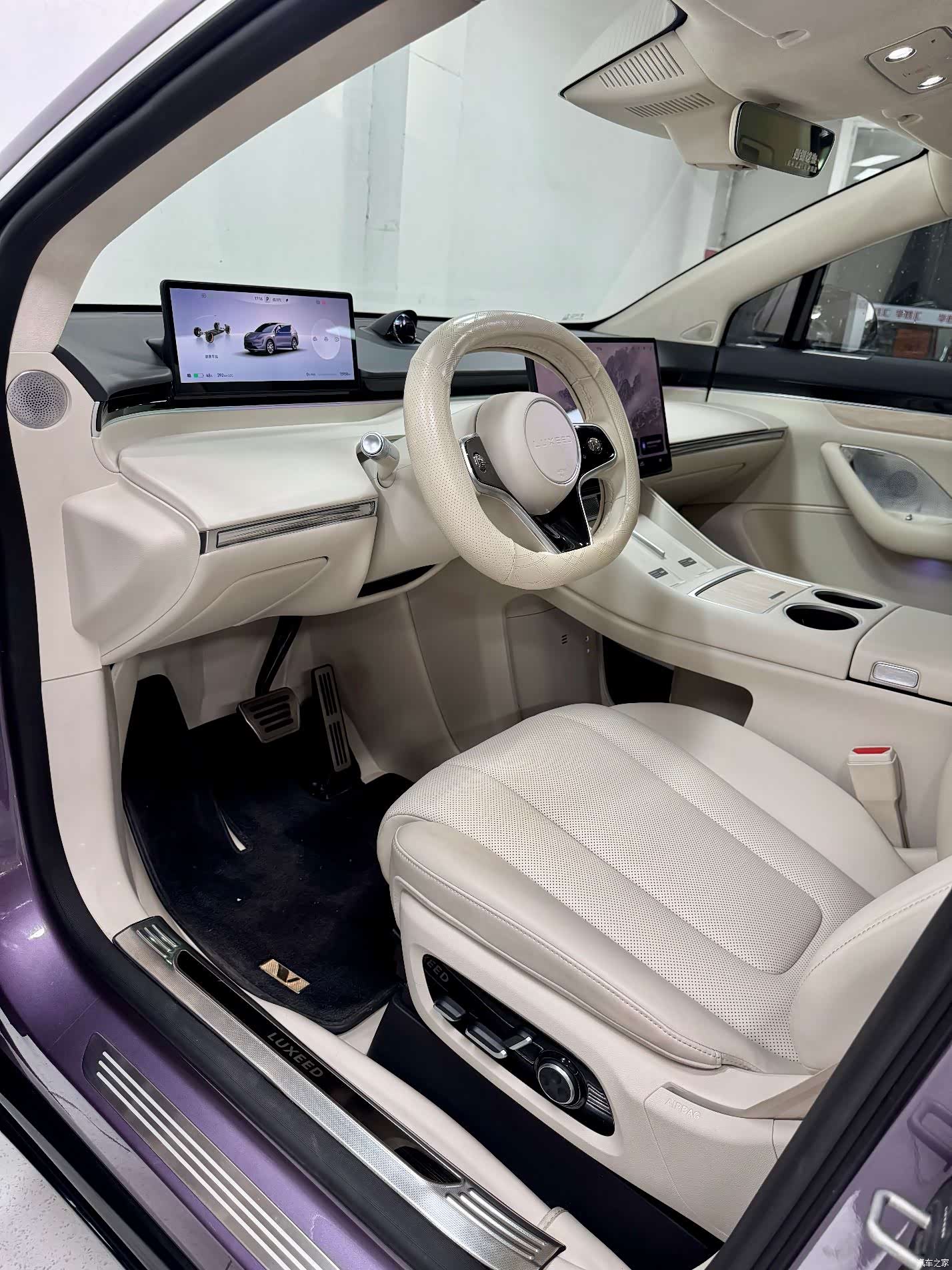 Luxeed R7, 2025 7