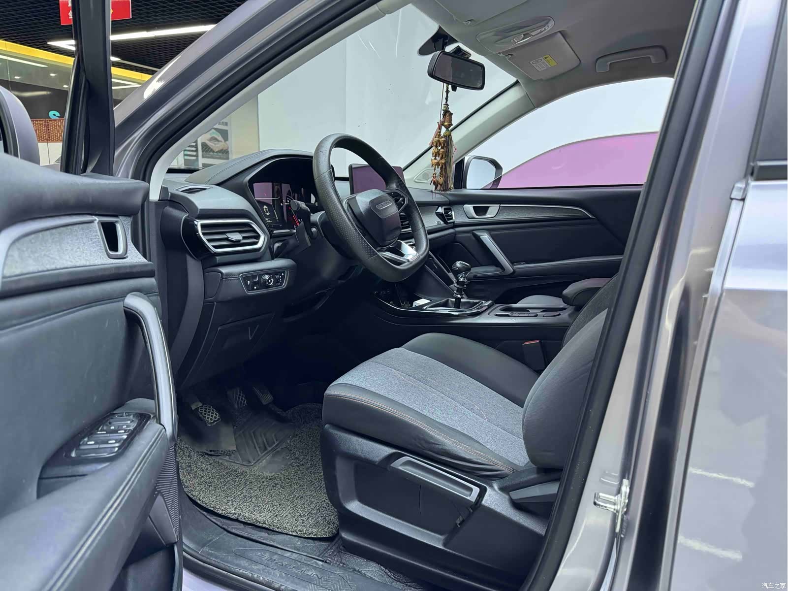Wuling RS-5, 2019 4