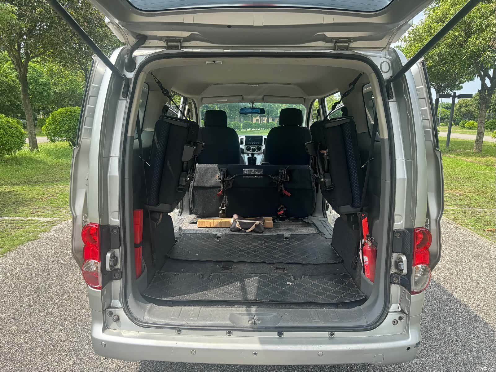 Nissan NV200, 2011 14