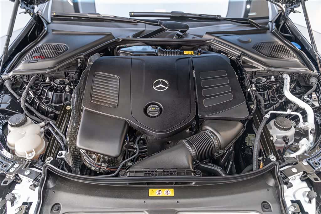 Mercedes-Benz E-Class, 2024 9