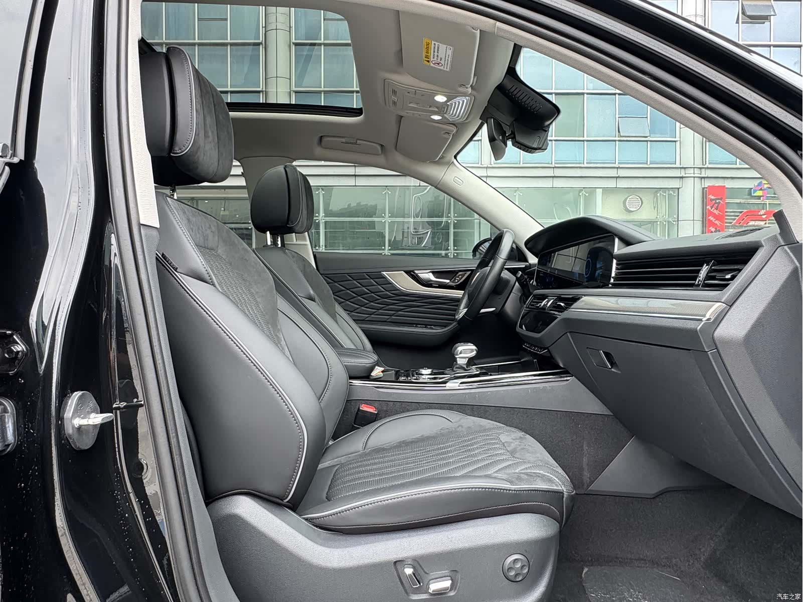Hongqi HS5, 2022 12