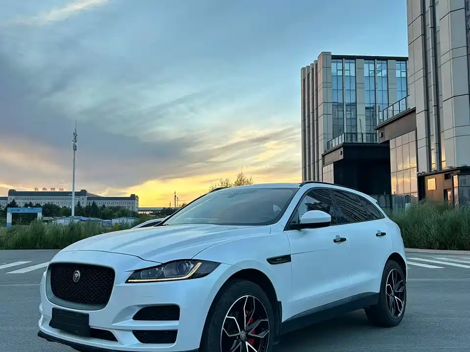 Jaguar F-PACE