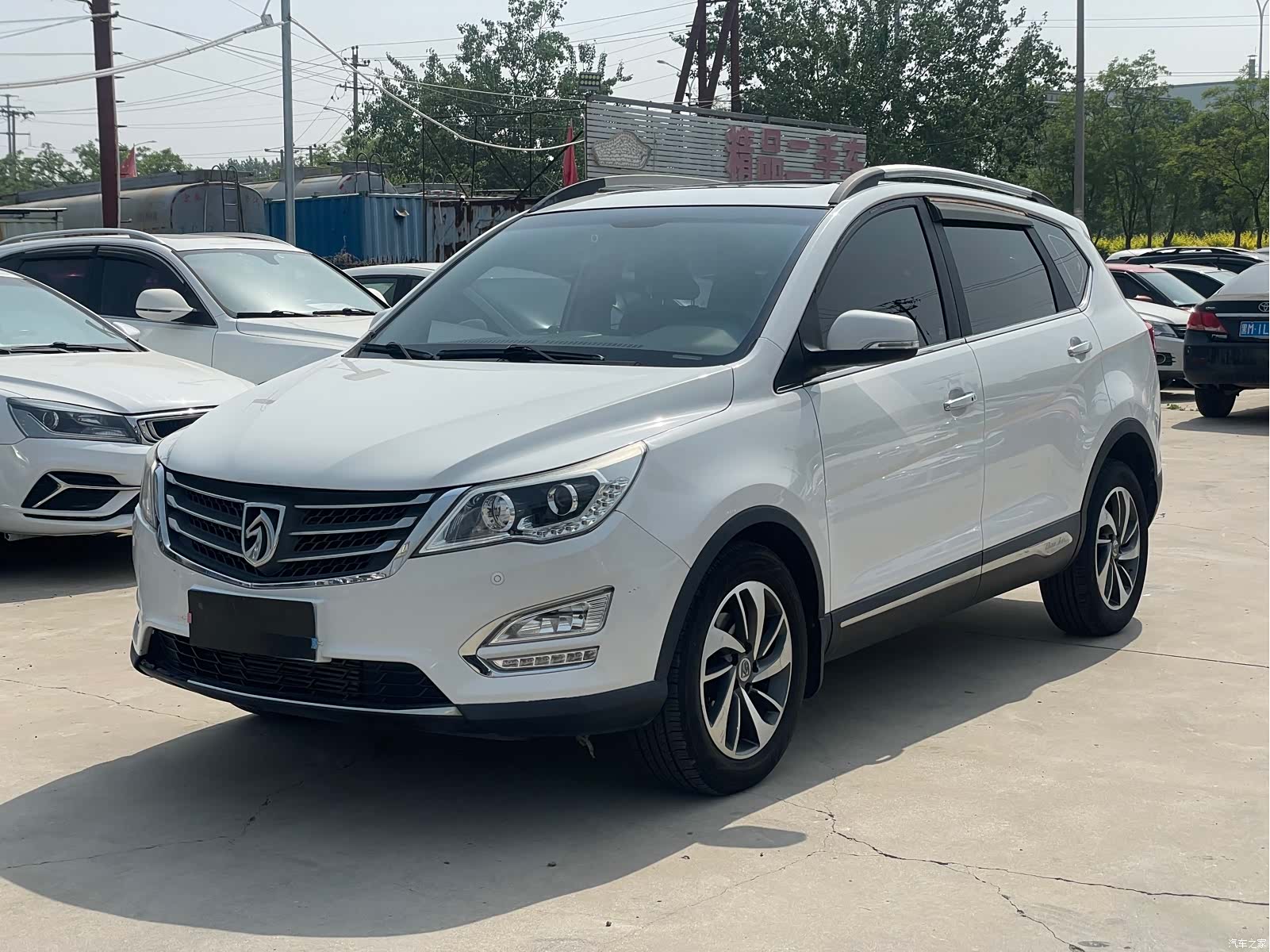 Wuling 560, 2016 1