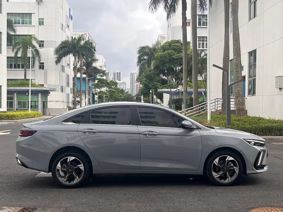 Geely Emgrand L HiP Geely Emgrand L HiP