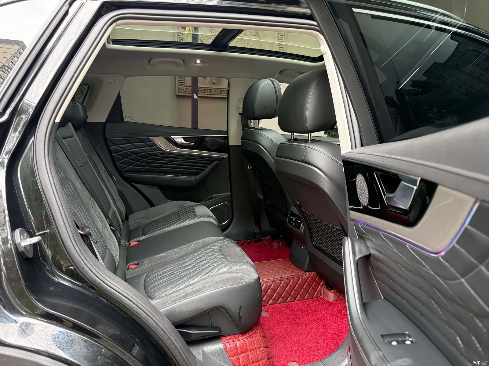 Hongqi HS5, 2023 10