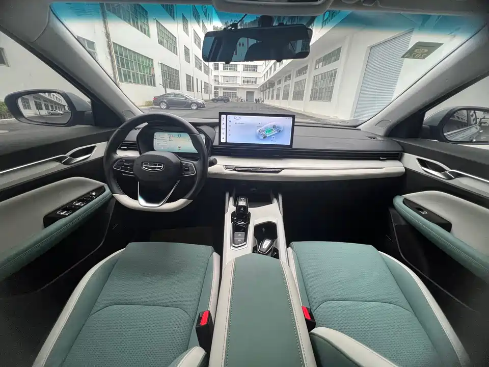 Geely Emgrand L HiP Geely Emgrand L HiP