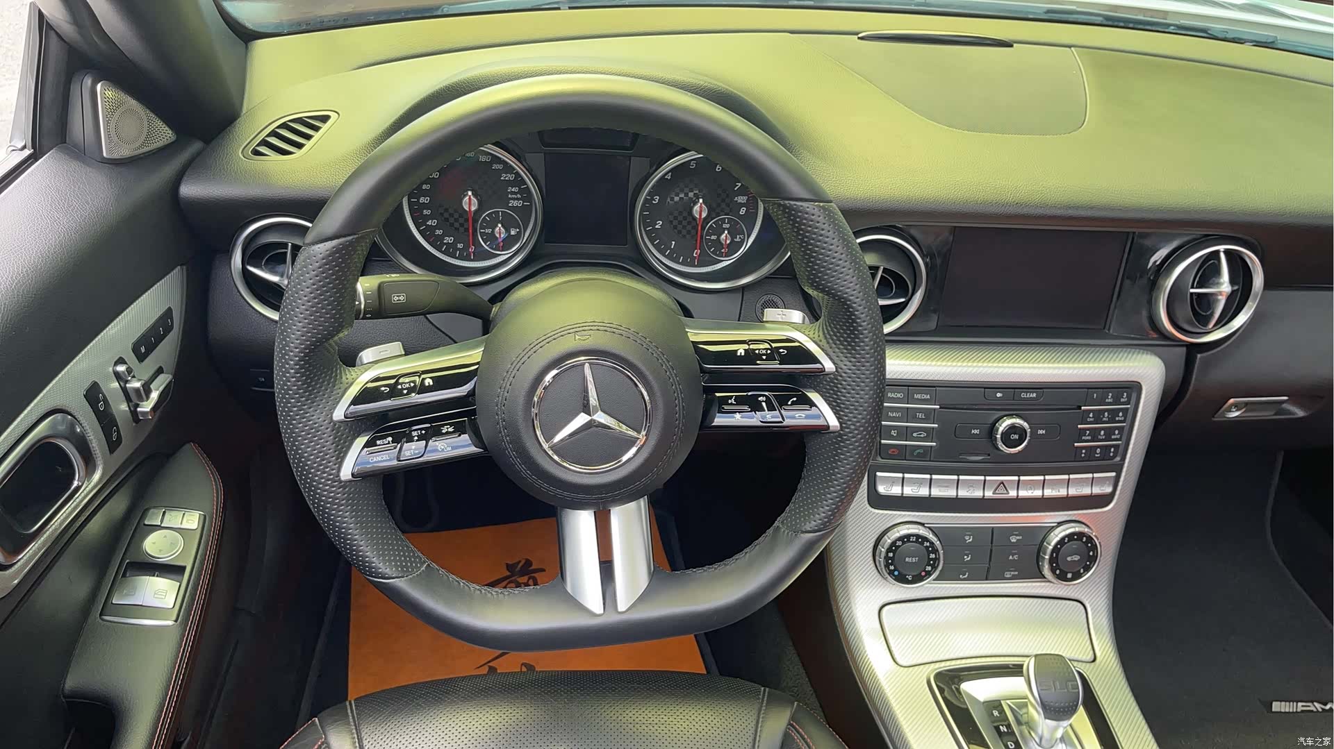 Mercedes-Benz SLC, 2018 14