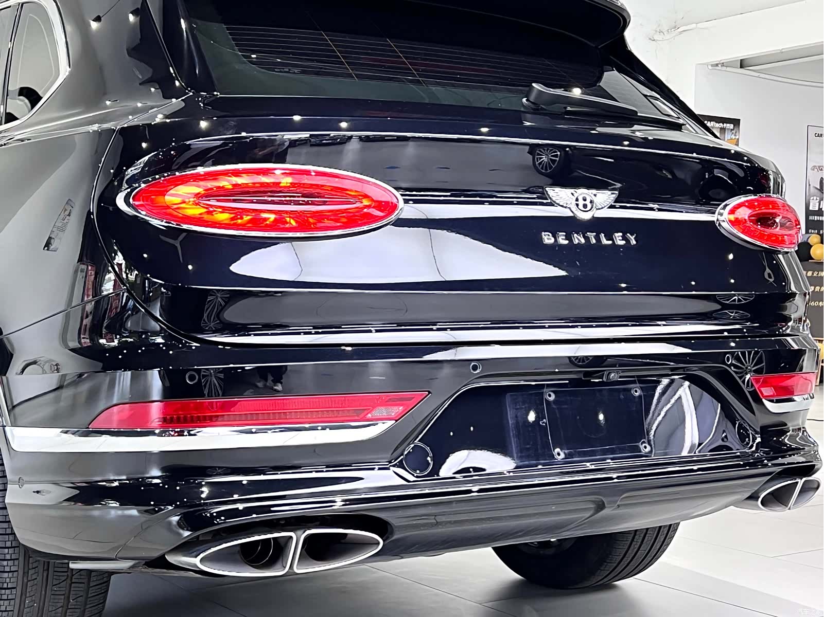 Bentley Bentayga, 2021 14