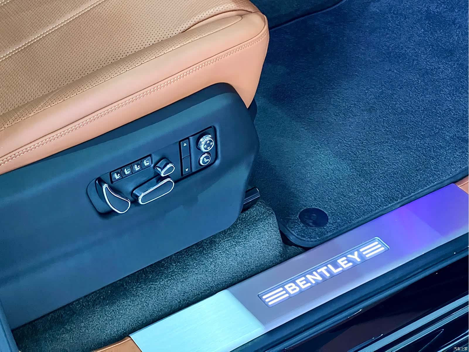 Bentley Bentayga, 2021 31