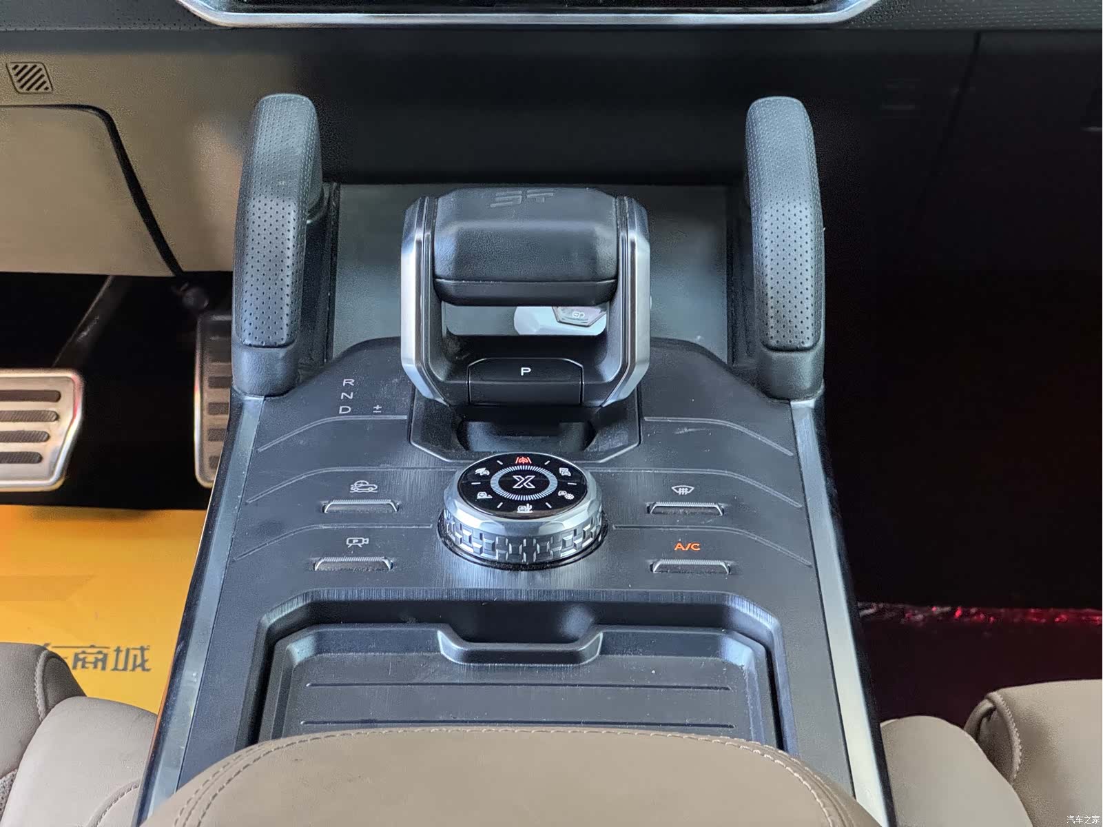 Jetour Traveller, 2023 13