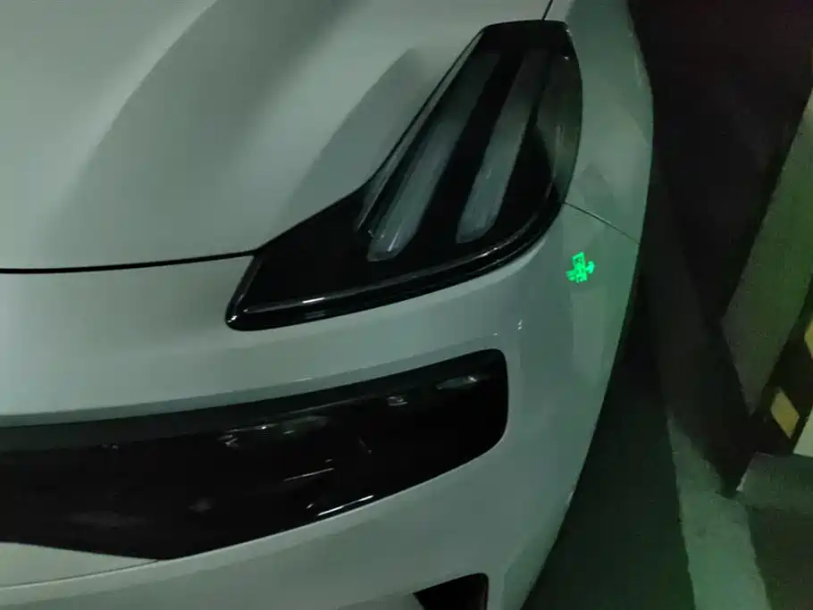 Lynk & Co 06