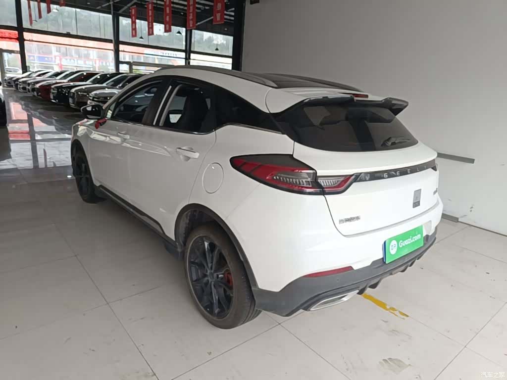 Geely Emgrand, 2022 все фото