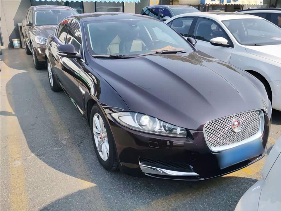 Jaguar XF