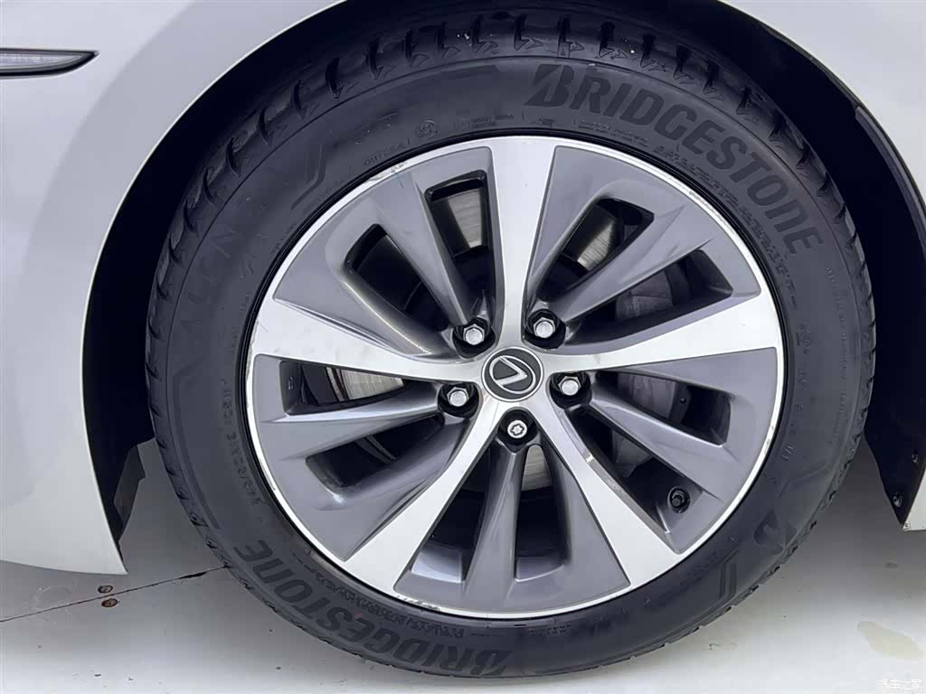 Lexus LS, 2020 11