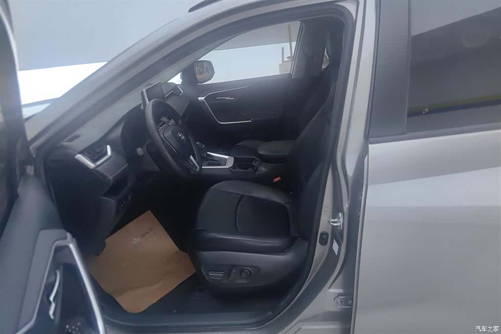 Toyota RAV4, 2021 9
