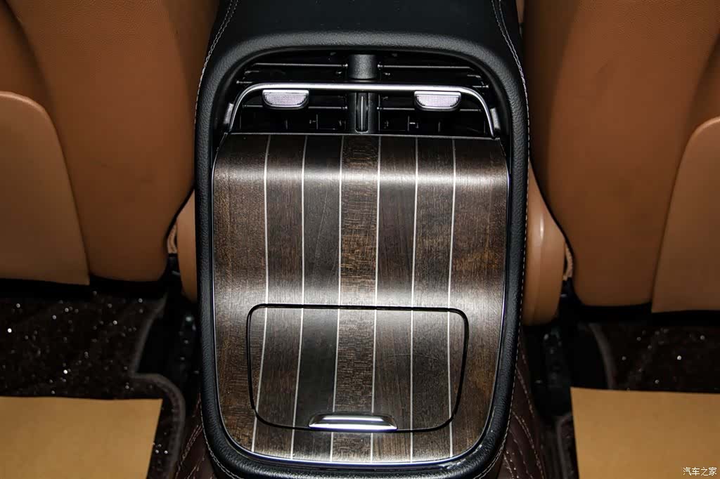 Mercedes-Benz E-Class, 2024 21
