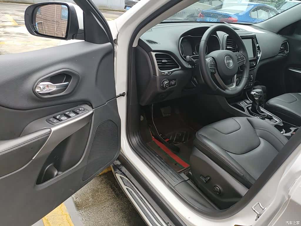 Jeep Cherokee, 2021 16