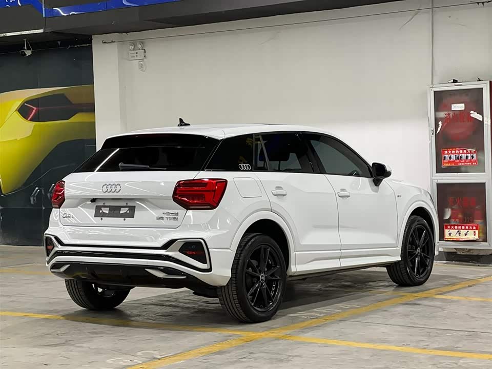 Audi Q2L