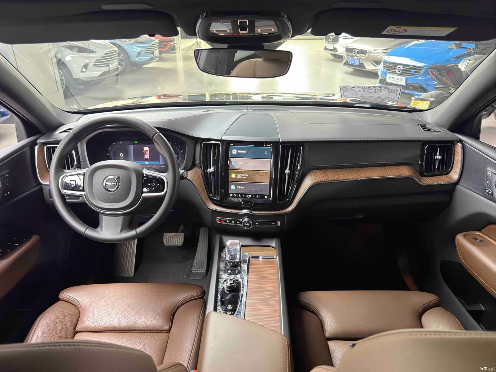 Volvo XC60, 2025 11