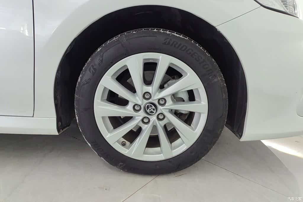 Toyota Camry, 2023 6
