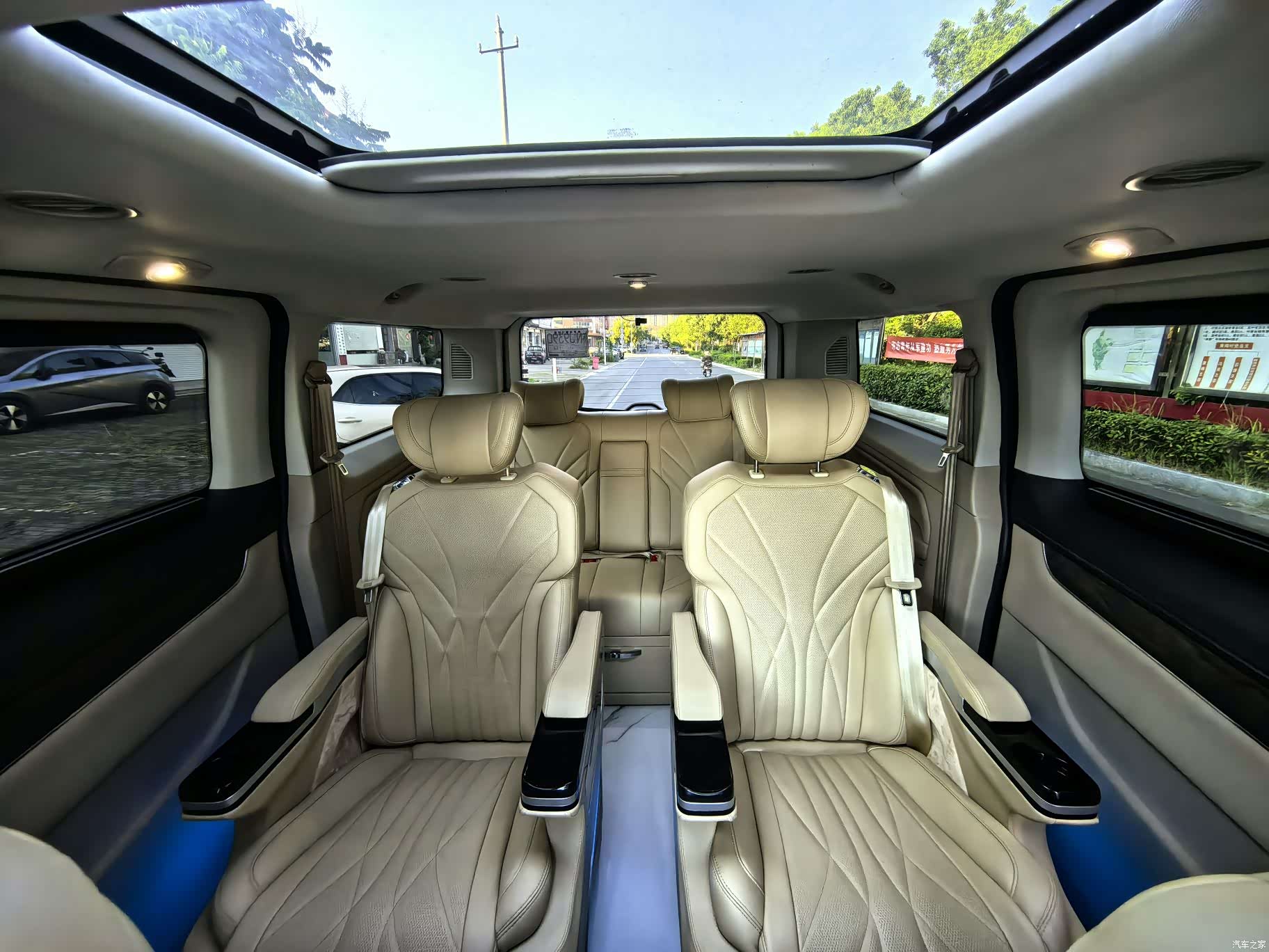 Ford Tourneo, 2023 17