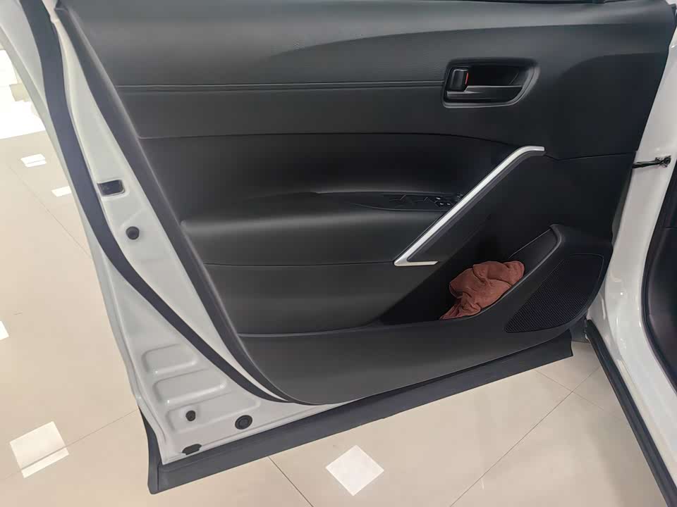 Toyota Corolla Sharp amplifier