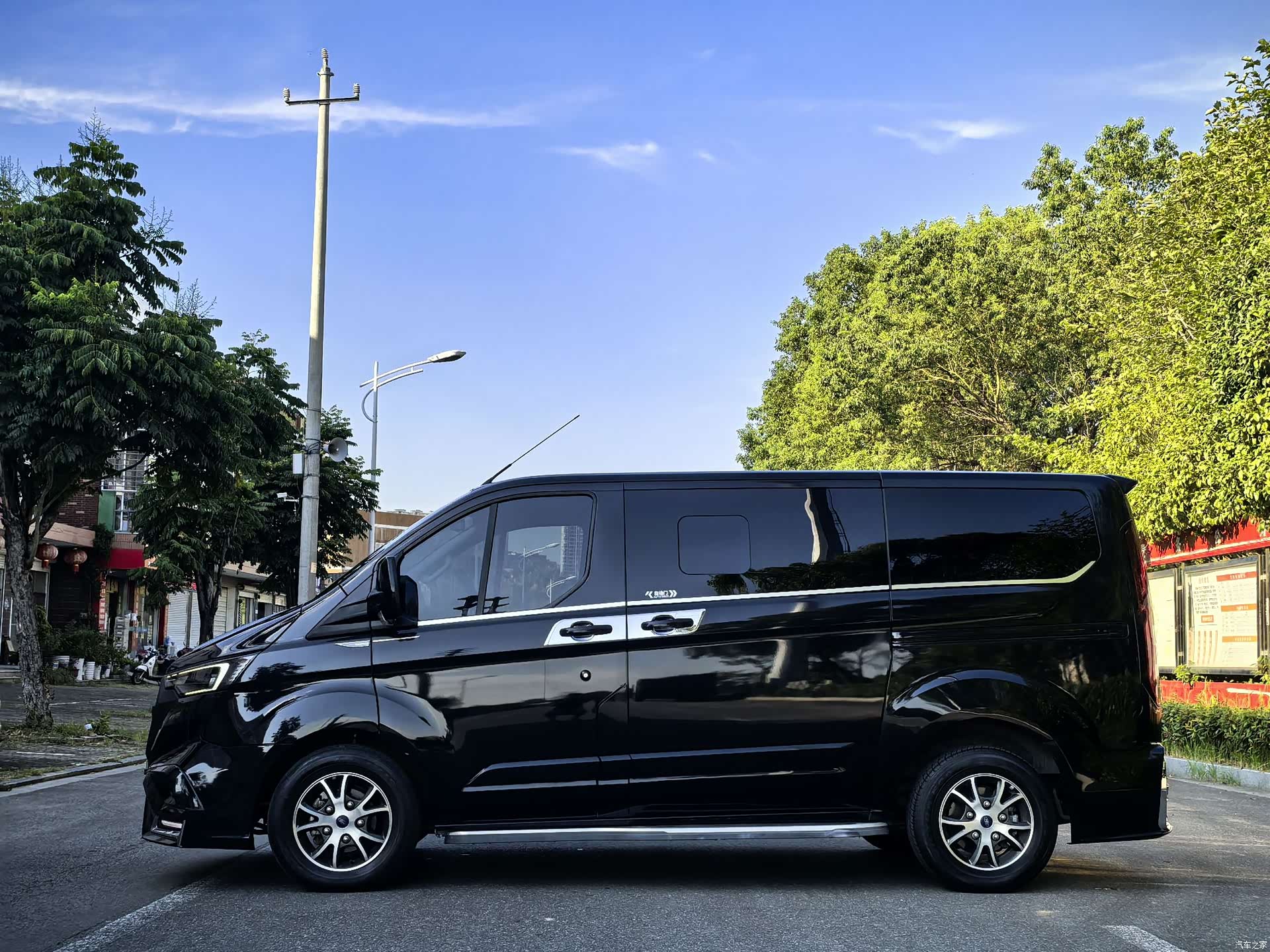 Ford Tourneo, 2023 3
