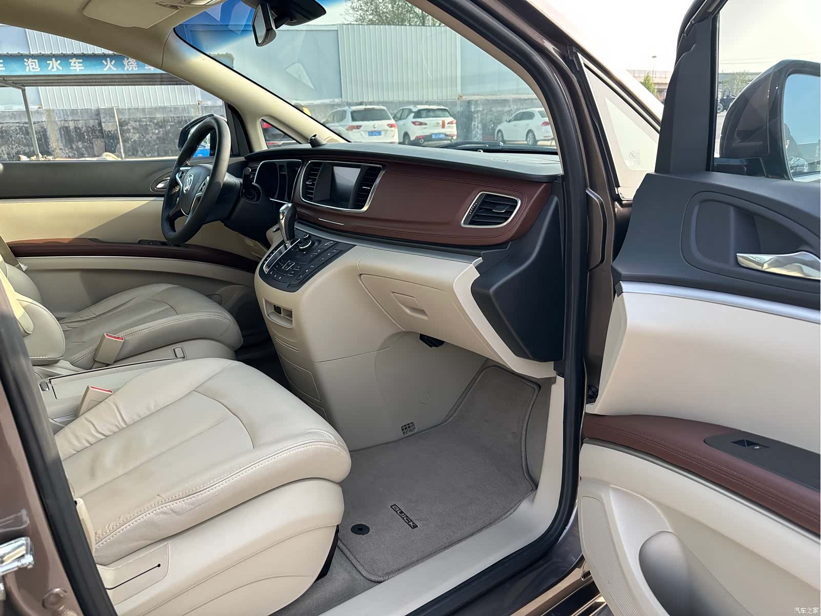 Buick GL8, 2019 11