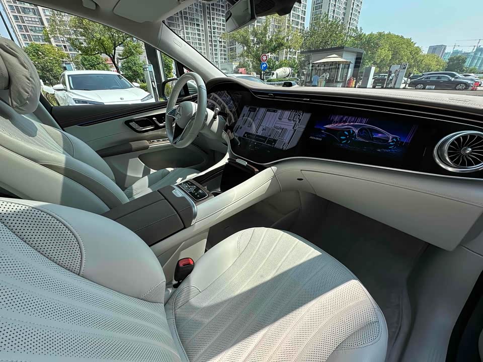 Mercedes-Benz EQS