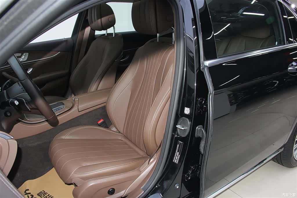 Mercedes-Benz E-Class, 2023 17