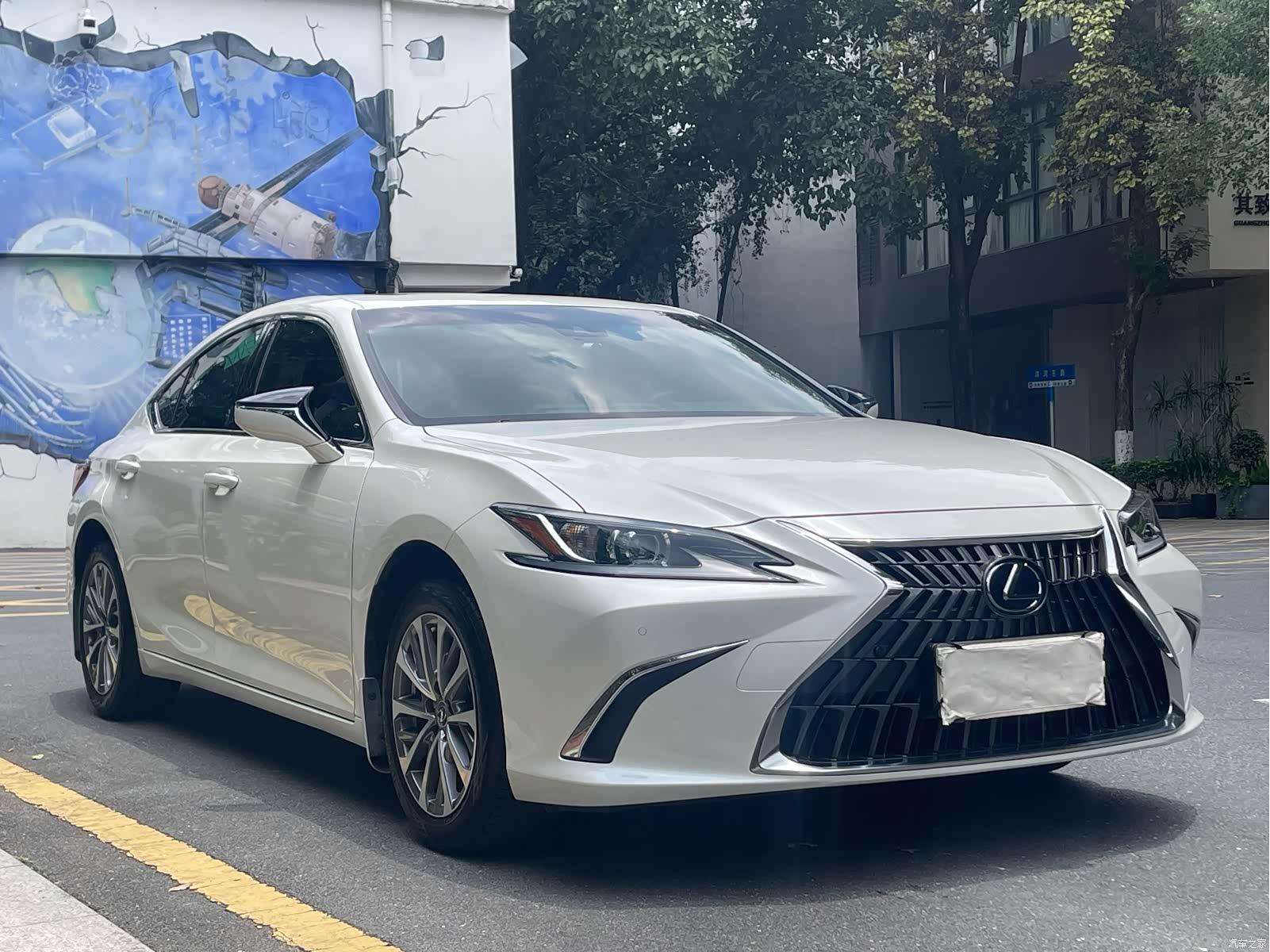 Lexus ES, 2024 3