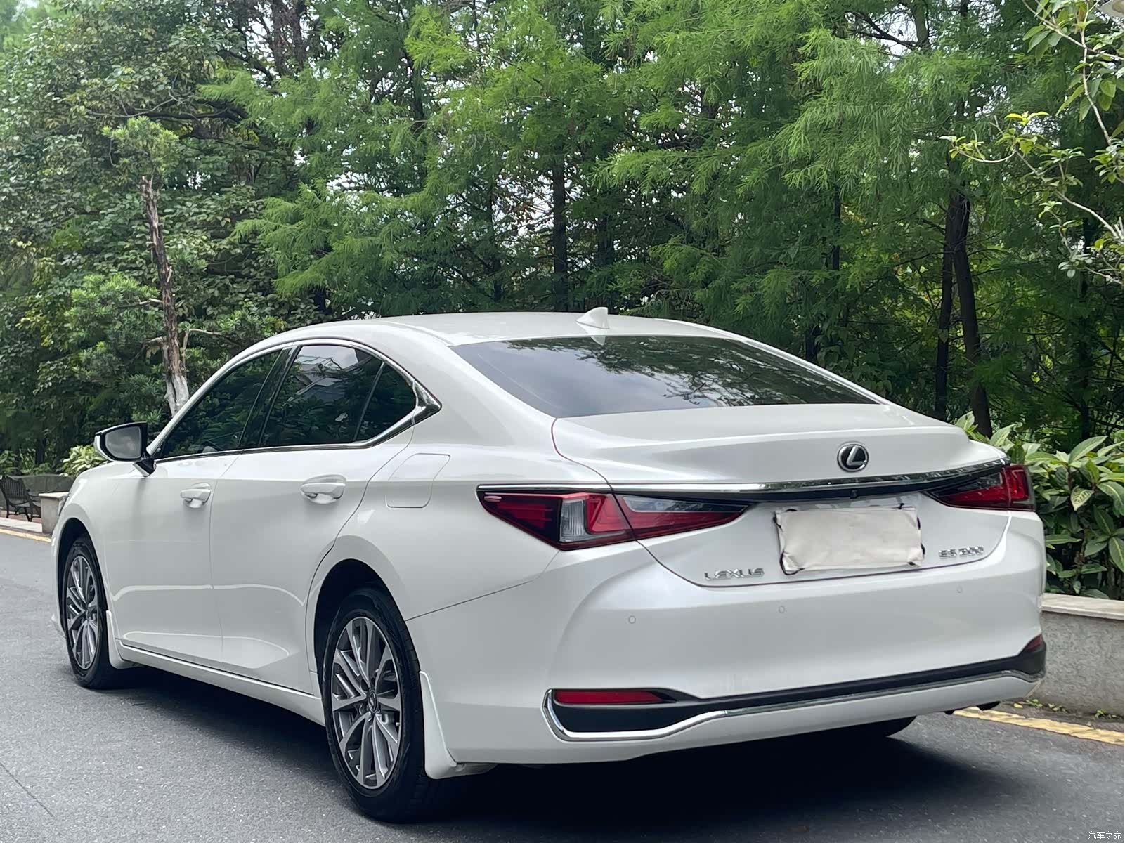 Lexus ES, 2024 все фото