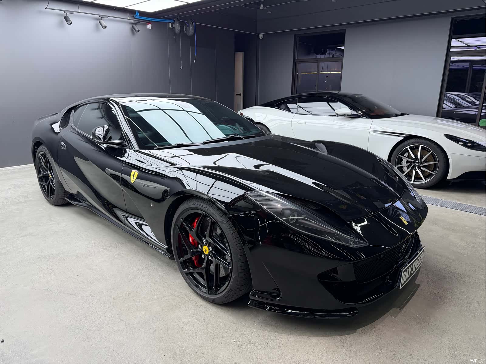 Ferrari 812, 2017 6
