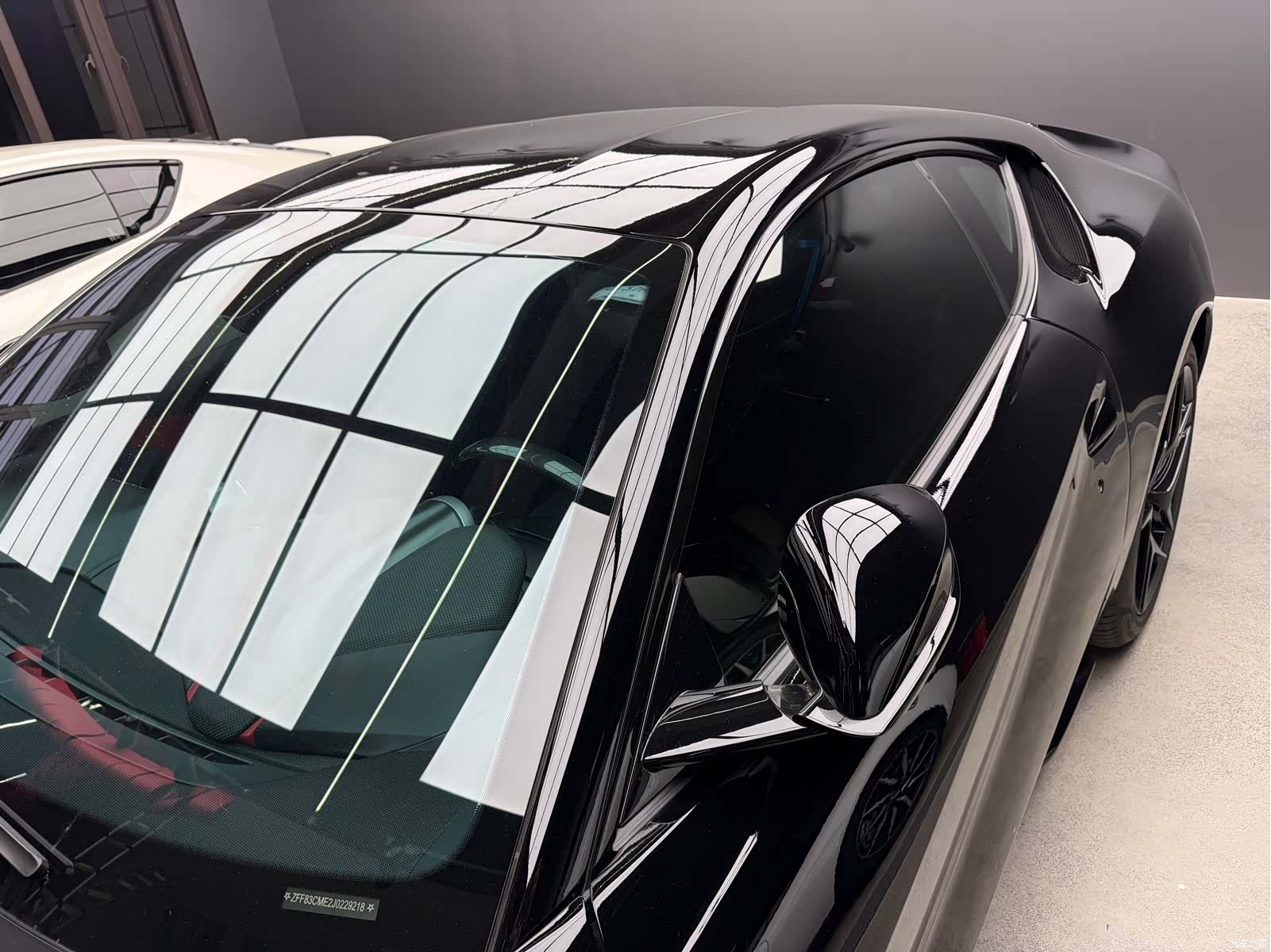 Ferrari 812, 2017 21