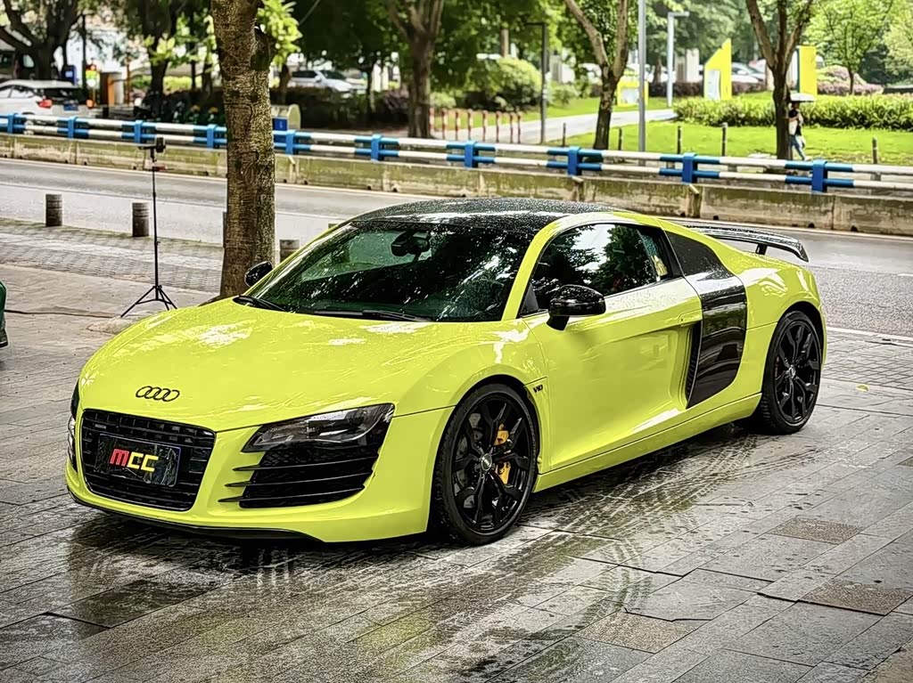 Audi R8