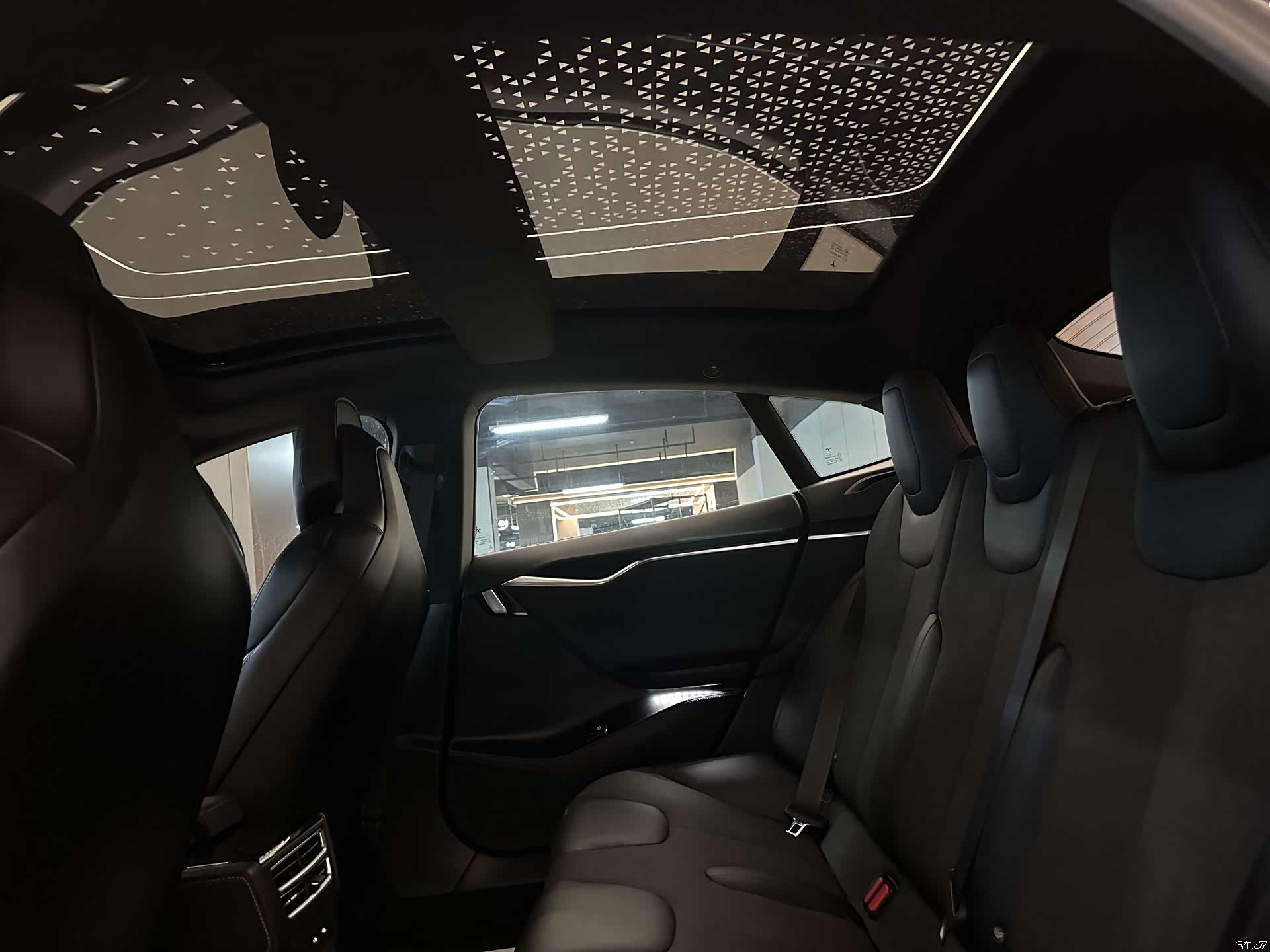 Tesla Model S, 2017 9