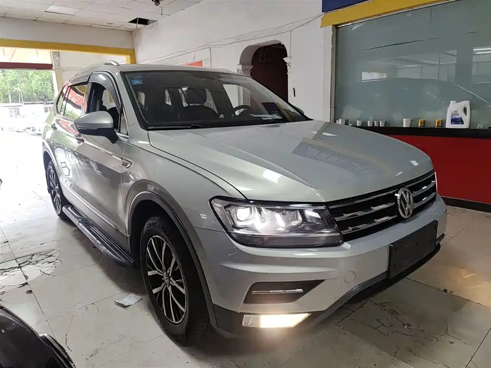 Volkswagen Tiguan L
