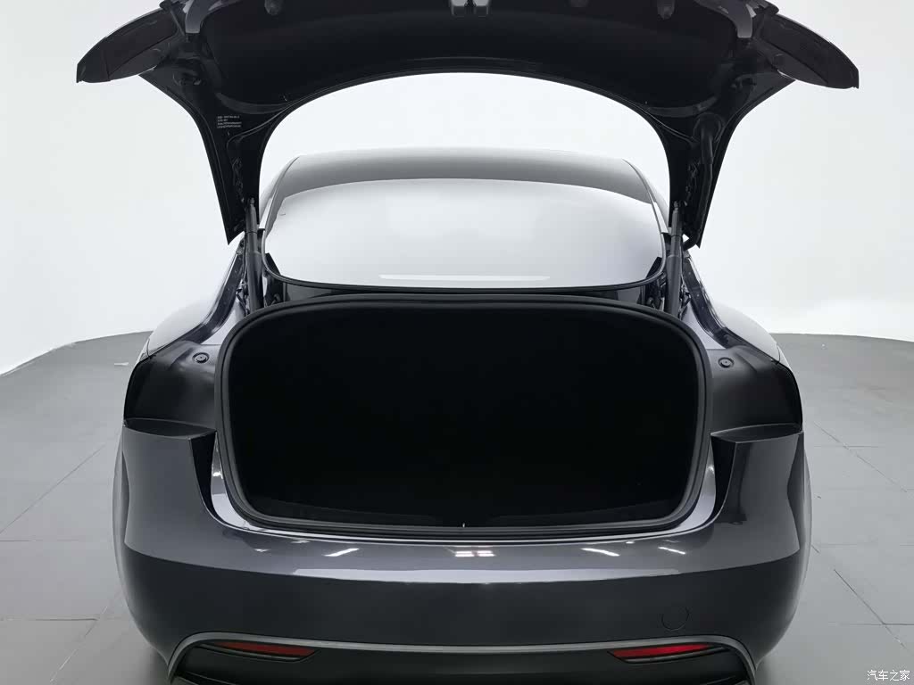 Tesla Model 3, 2024 16