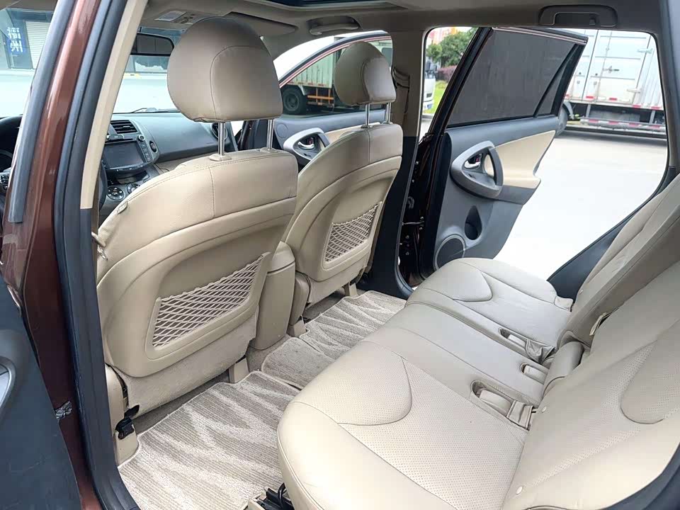 Toyota RAV4 Rongfang