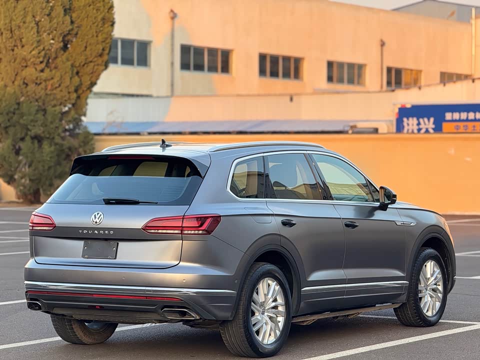 Volkswagen Touareg
