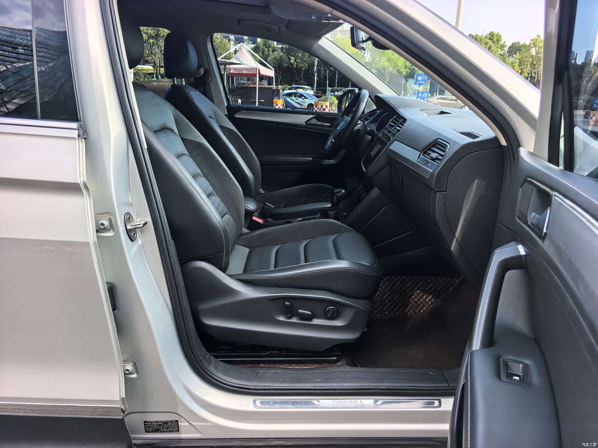 Volkswagen Tiguan L, 2020 10