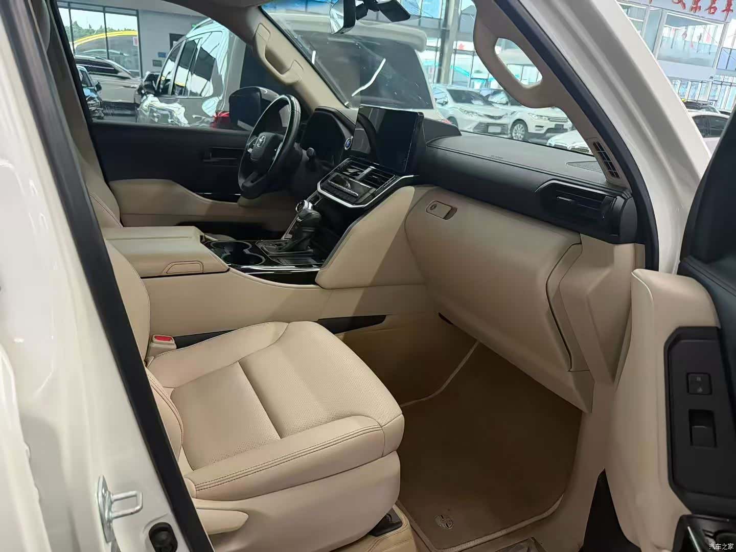 Toyota Land Cruiser, 2023 4