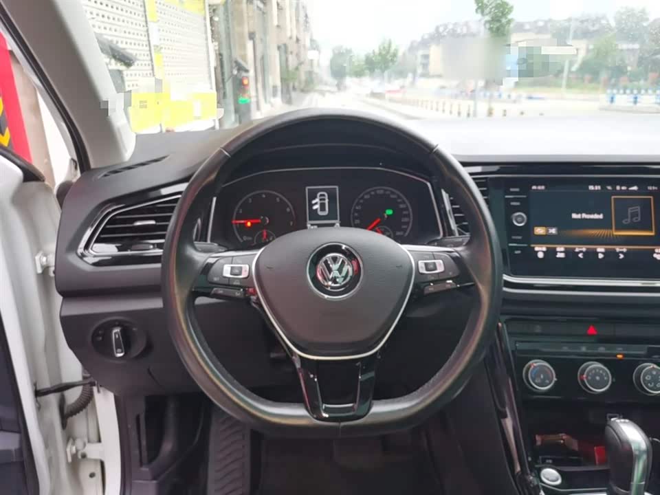 Volkswagen T-ROC exploring Songs
