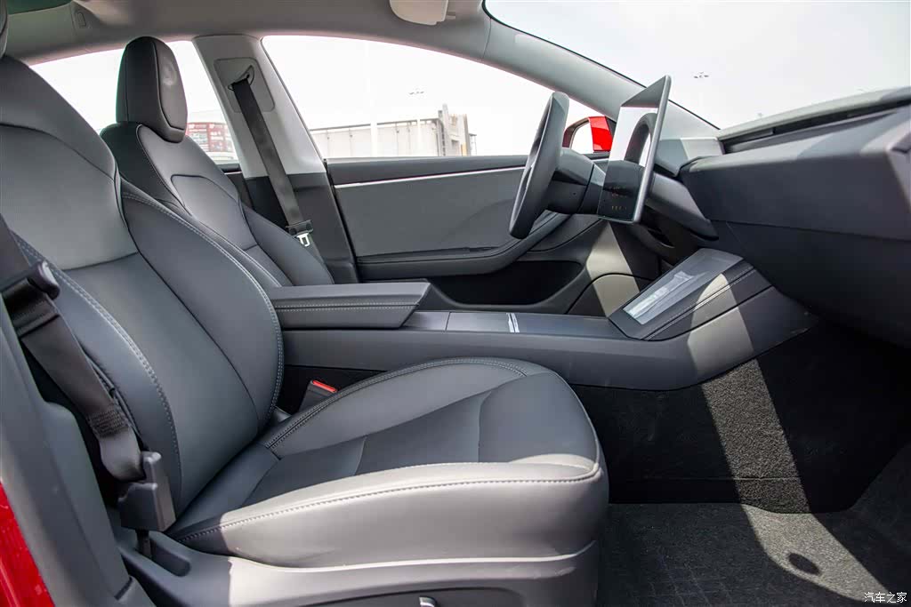 Tesla Model 3, 2024 14