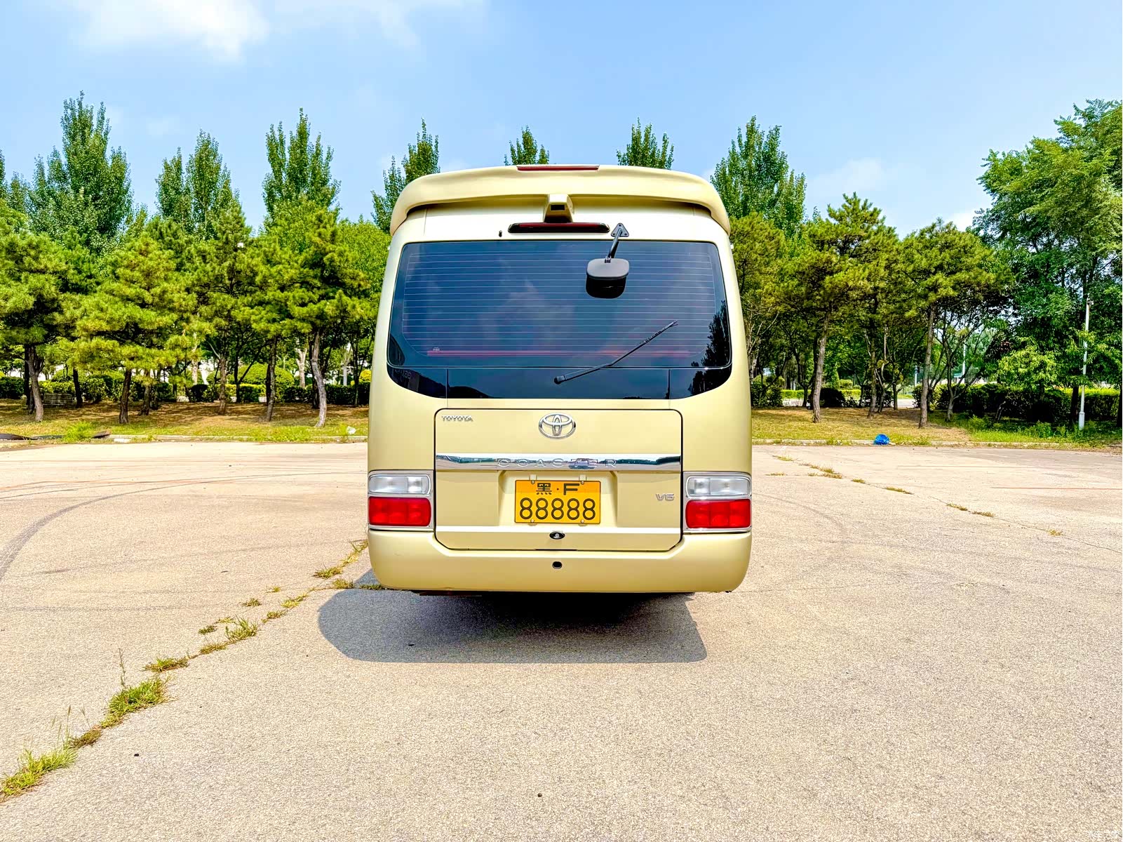 Toyota Coaster, 2018 8