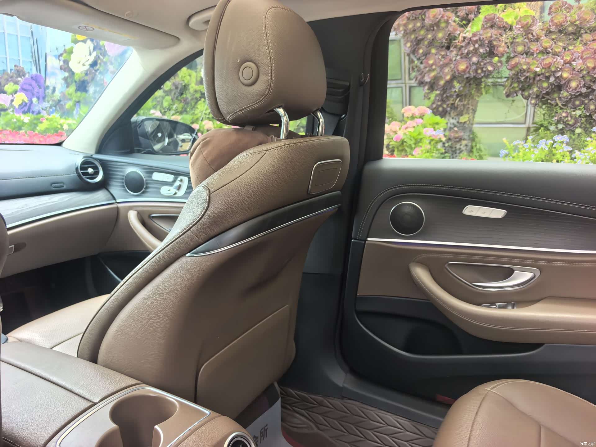 Mercedes-Benz E-Class, 2019 14
