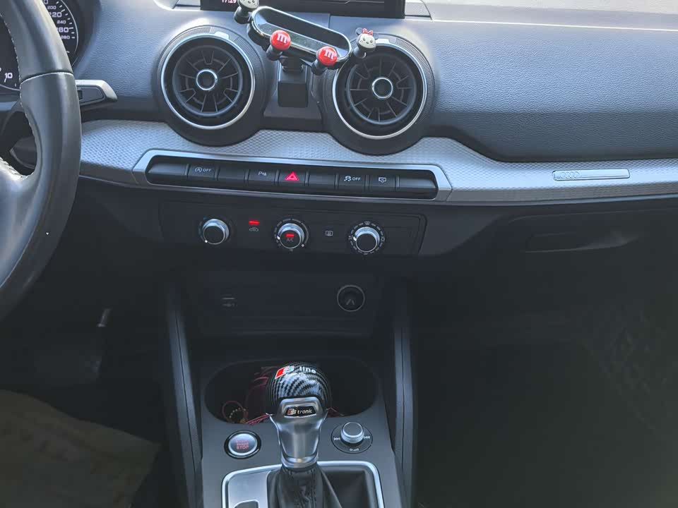 Audi Q2L Audi Q2L