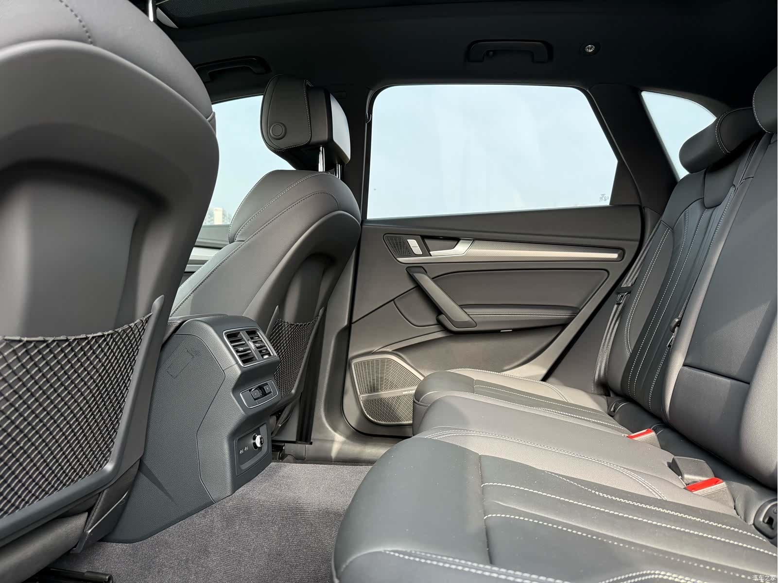 Audi Q5L, 2024 10