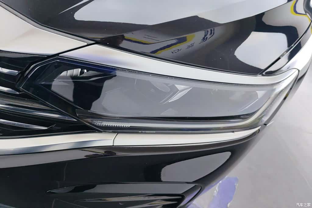 Volkswagen Passat, 2022 все фото